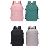 Cuatro mochilas de frente en rosa, verde, negro y beige, acomodadas sobre fondo blanco