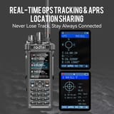 Walkie Radtel de frente junto a dos capturas de su pantalla de GPS con brújula y coordenadas